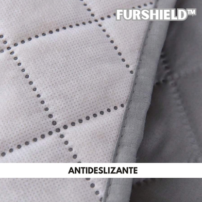 FurShield™ – Protector Impermeable y Antipelos para Sofá